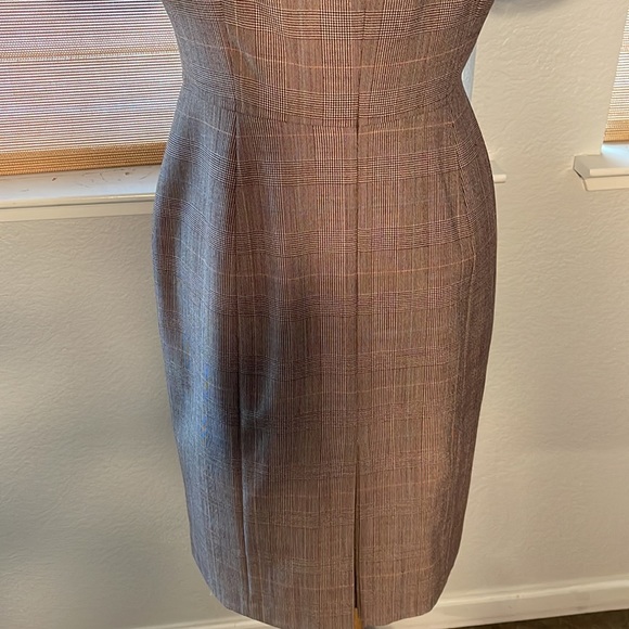 EUC beautiful, fully lined dress. - Picture 6 of 11